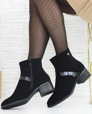 🥰🥰 Navštiv www.dnesobouvam.cz a dej svým krokům nový směr s touto elegantní volbou - kotníkové boty na nízkém podpatku 🥰🥰...