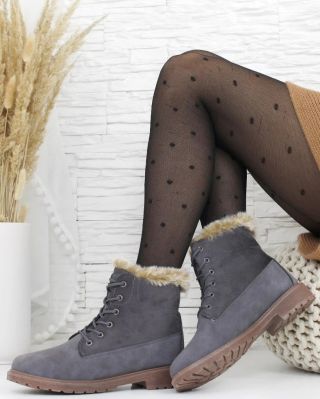 👢😍 Tyto kotníkové botky v šedé barvě dodávají celému modelu neutralitu a eleganci. Je to takový univerzální odstín, který...