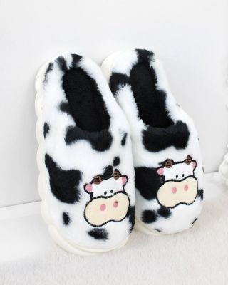 Domácí pohoda level kravička ❤ Měkké, hřejivé a tak roztomilé, že je nebudeš chtít sundat 🐄💛 www.dnesobouvam.cz Kód: 5811...