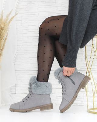 ✨ Šedé kotníkové boty - klíč k eleganci a pohodlí! 🌧️👢 Kód: N3116-2D.G ✨✨ · · · · · #DamskaObuv #DamskeBoty #NakupujOnline...